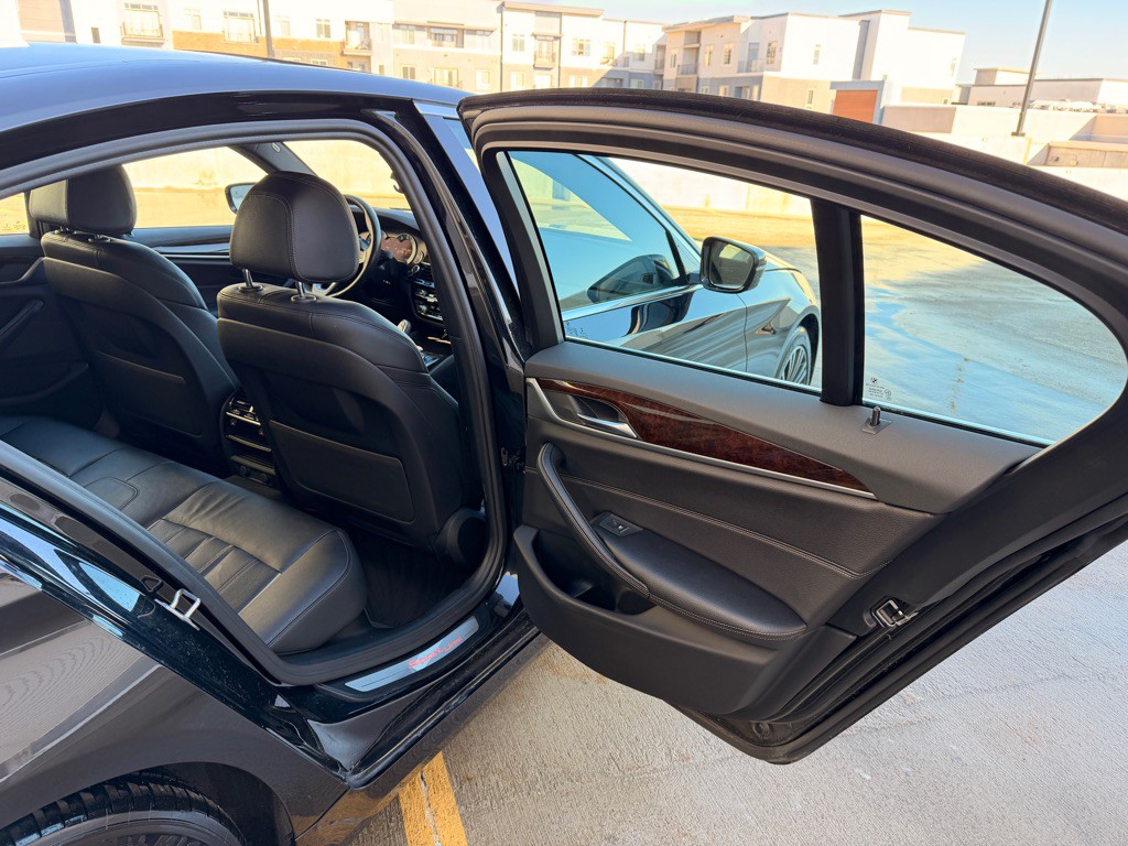 2017 BMW 5 Series Image 21