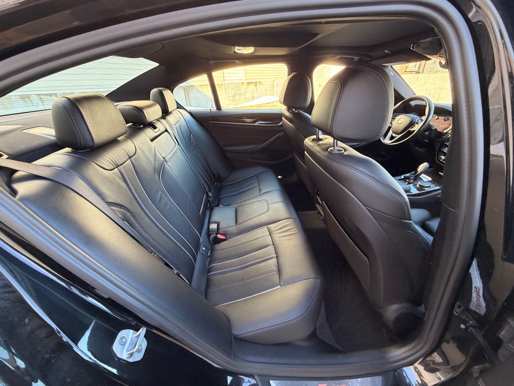 2017 BMW 5 Series Image 22