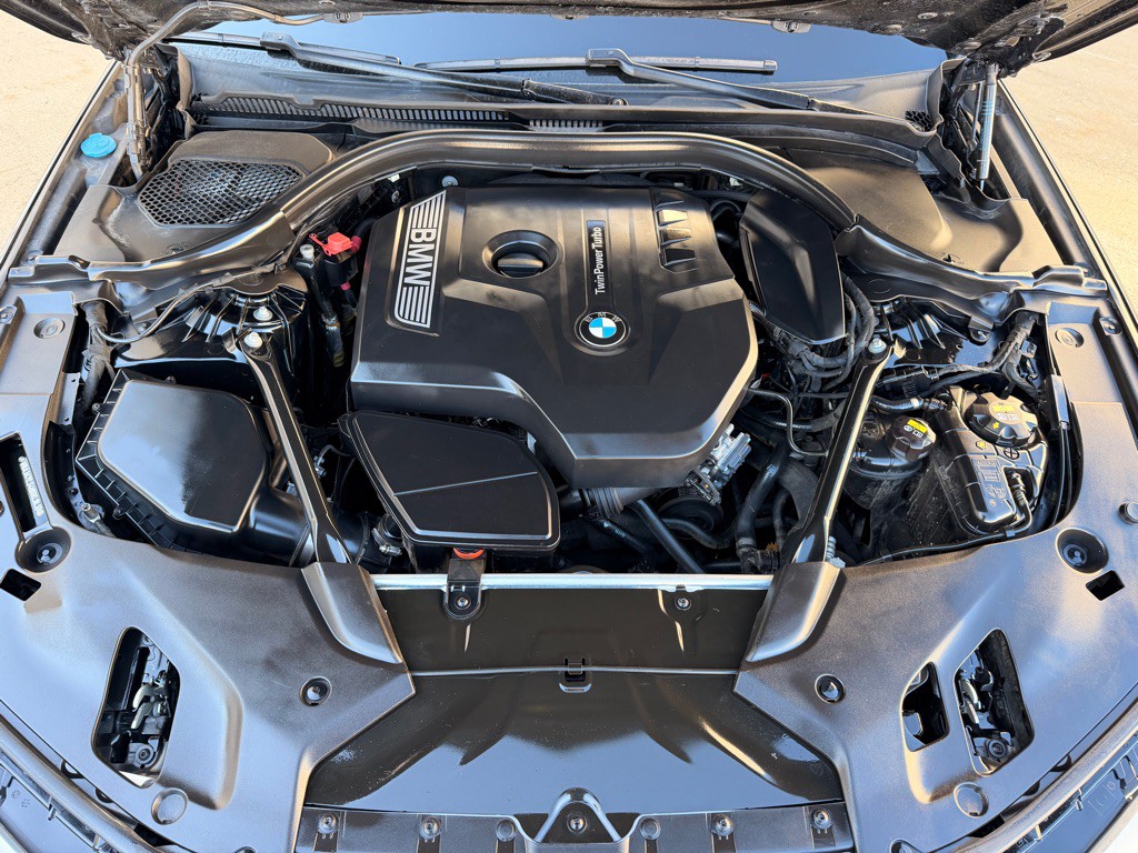 2017 BMW 5 Series Image 26