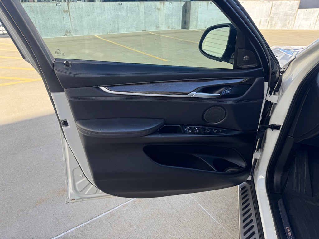 2015 BMW X6 Image 11