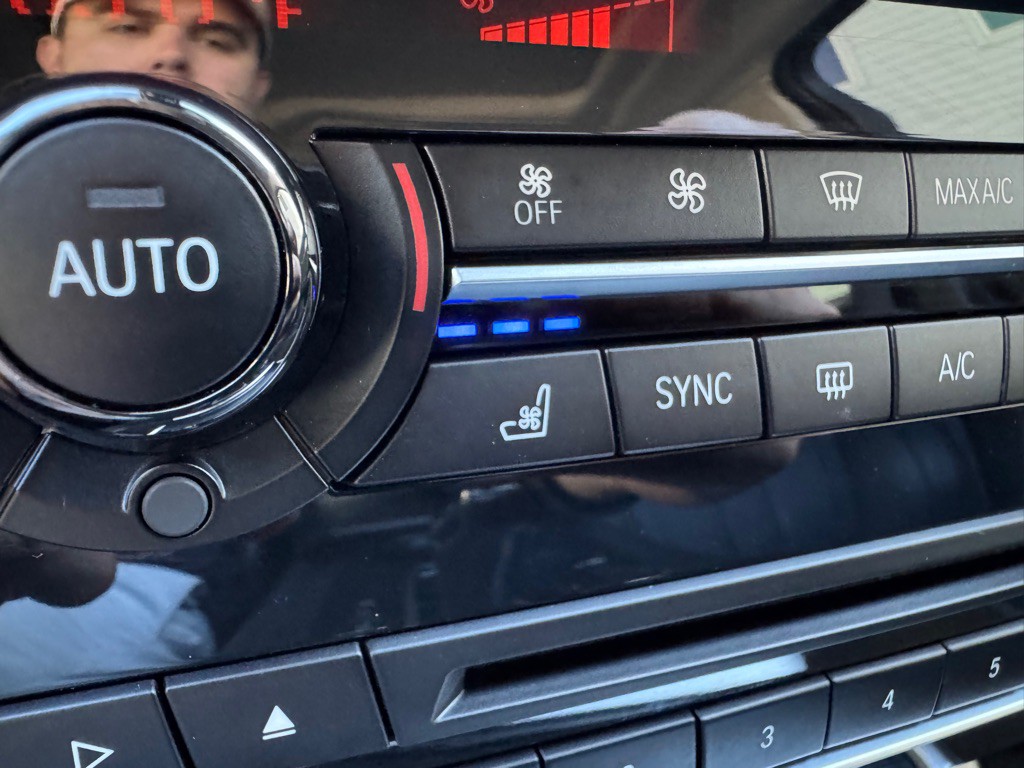 2015 BMW X6 Image 22