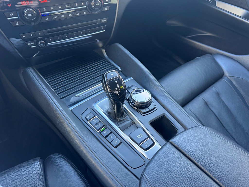 2015 BMW X6 Image 23