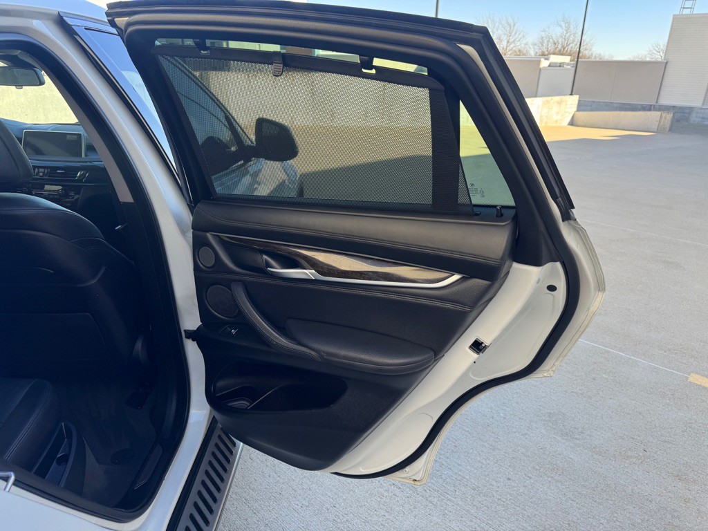 2015 BMW X6 Image 27