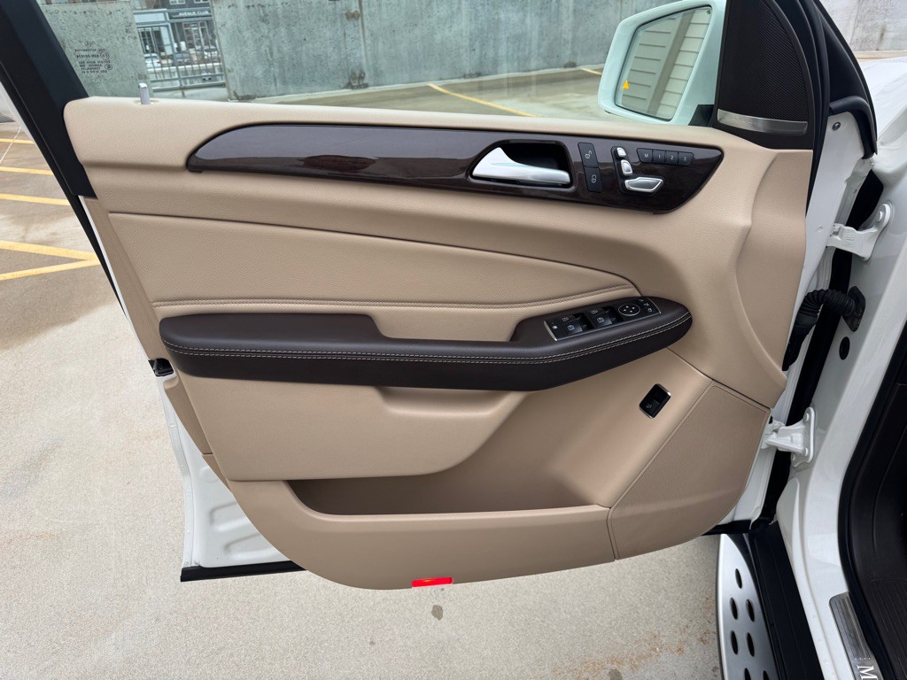 2017 Mercedes-Benz GLS-Class Image 10