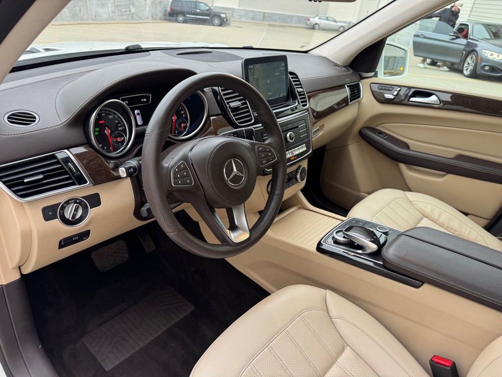 2017 Mercedes-Benz GLS-Class Image 12