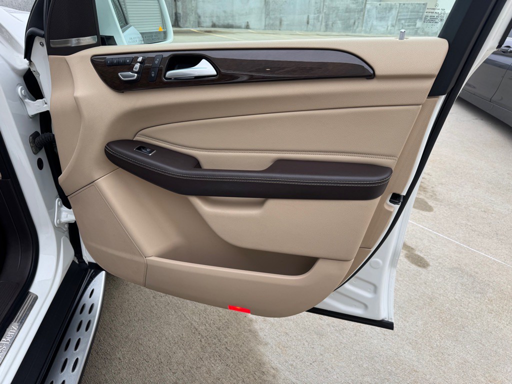 2017 Mercedes-Benz GLS-Class Image 31