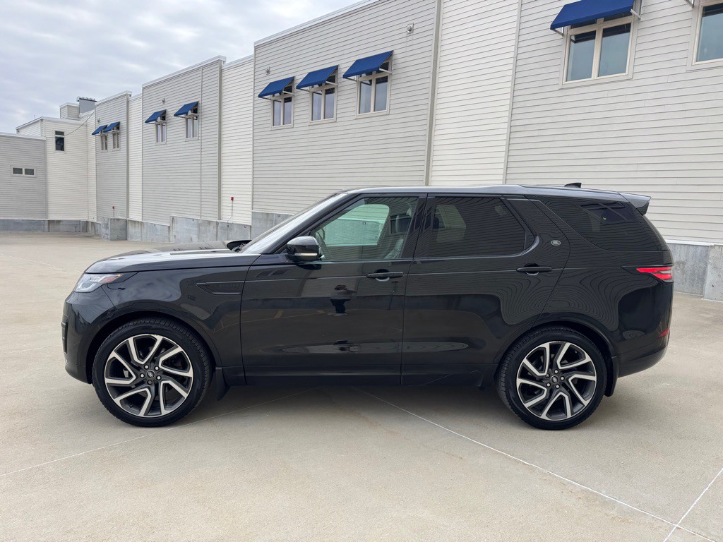 2017 Land Rover Discovery Image 6