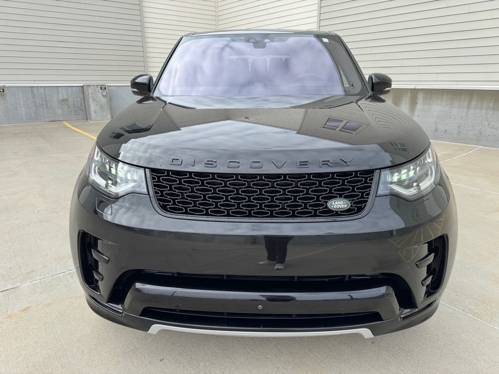 2017 Land Rover Discovery Image 8