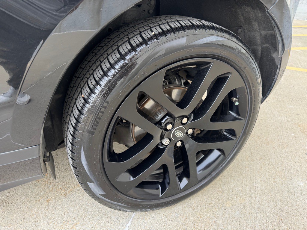 2020 Land Rover Range Rover Evoque Image 9