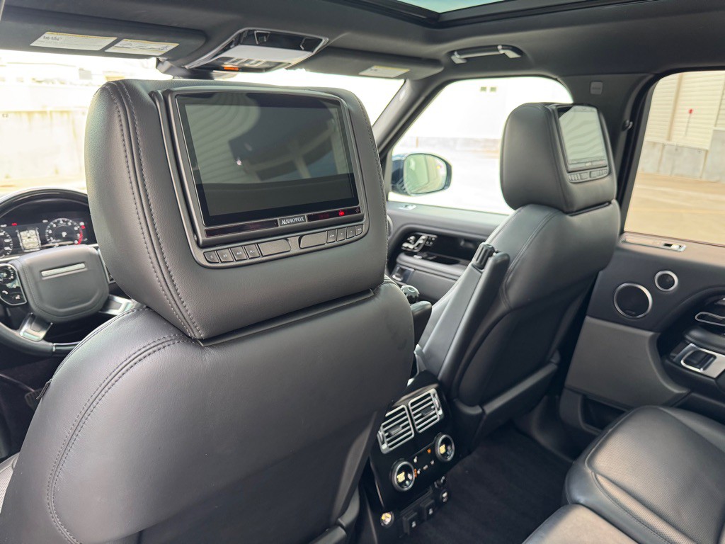 2018 Land Rover Range Rover Image 25
