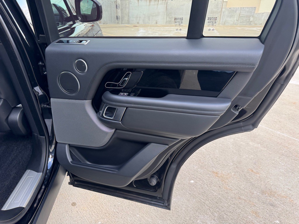 2018 Land Rover Range Rover Image 28