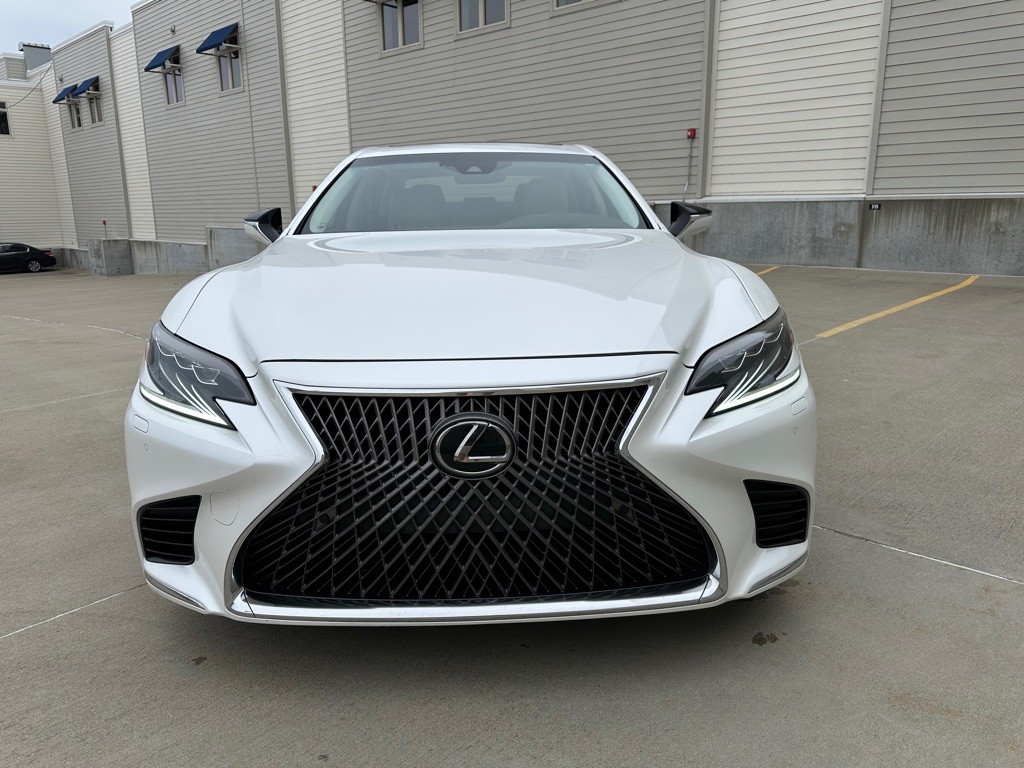 2018 Lexus LS Image 2
