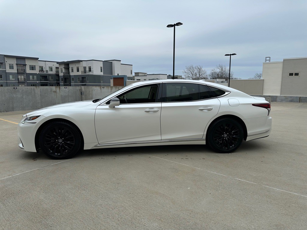 2018 Lexus LS Image 4