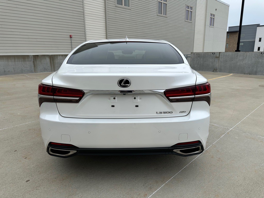 2018 Lexus LS Image 6