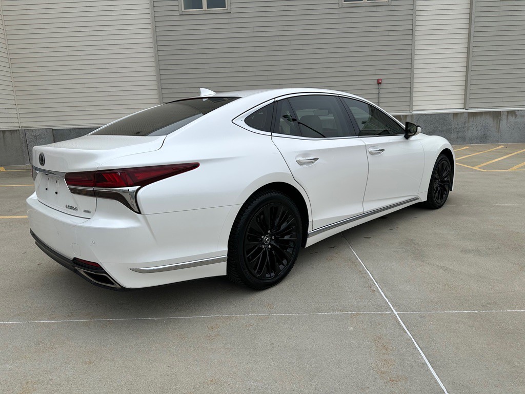 2018 Lexus LS Image 7