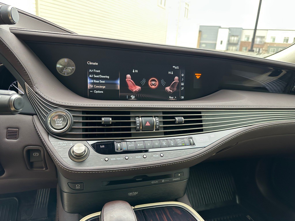 2018 Lexus LS Image 12