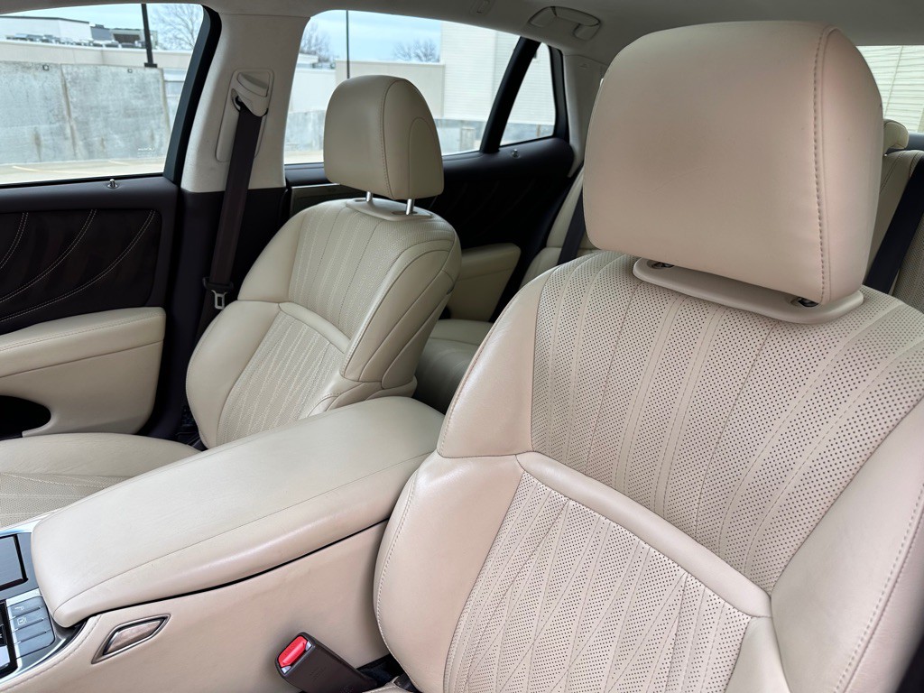 2018 Lexus LS Image 16