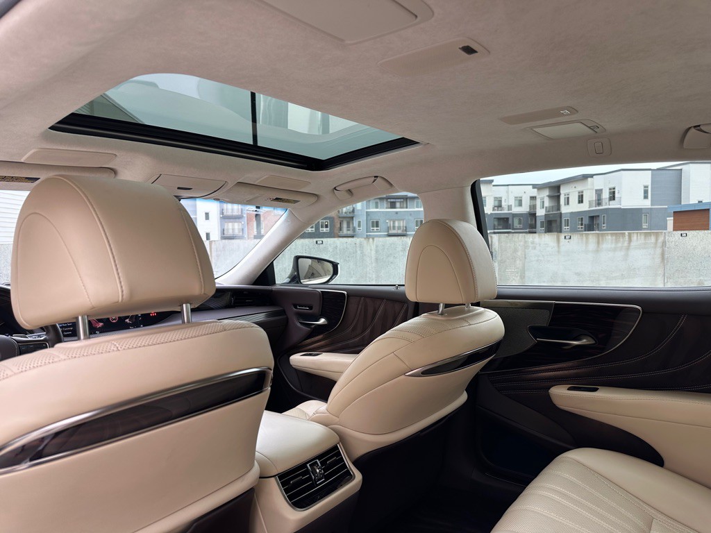 2018 Lexus LS Image 20