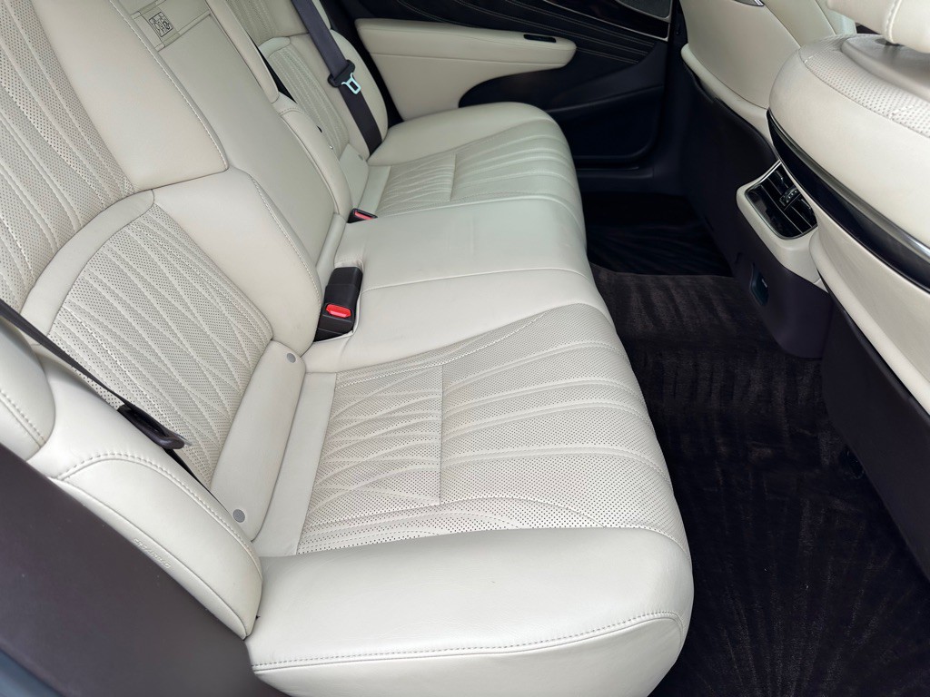 2018 Lexus LS Image 22