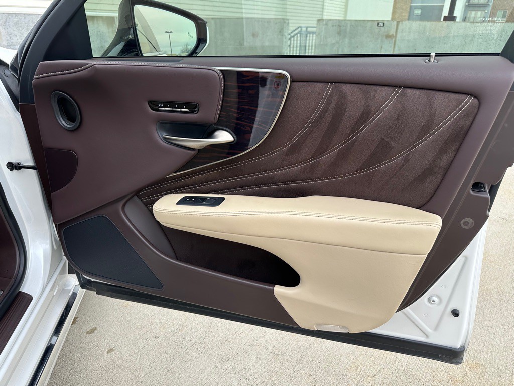 2018 Lexus LS Image 29