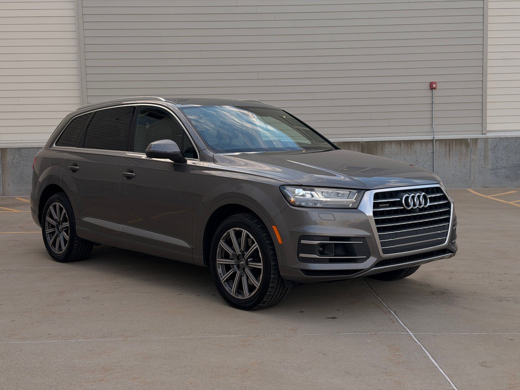 2017 Audi Q7 Image 1