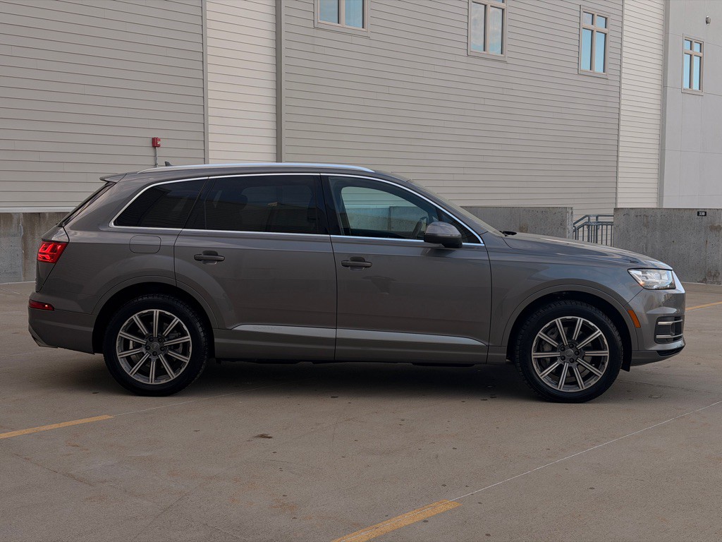 2017 Audi Q7 Image 8