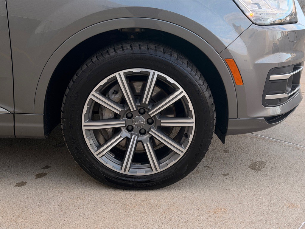2017 Audi Q7 Image 9