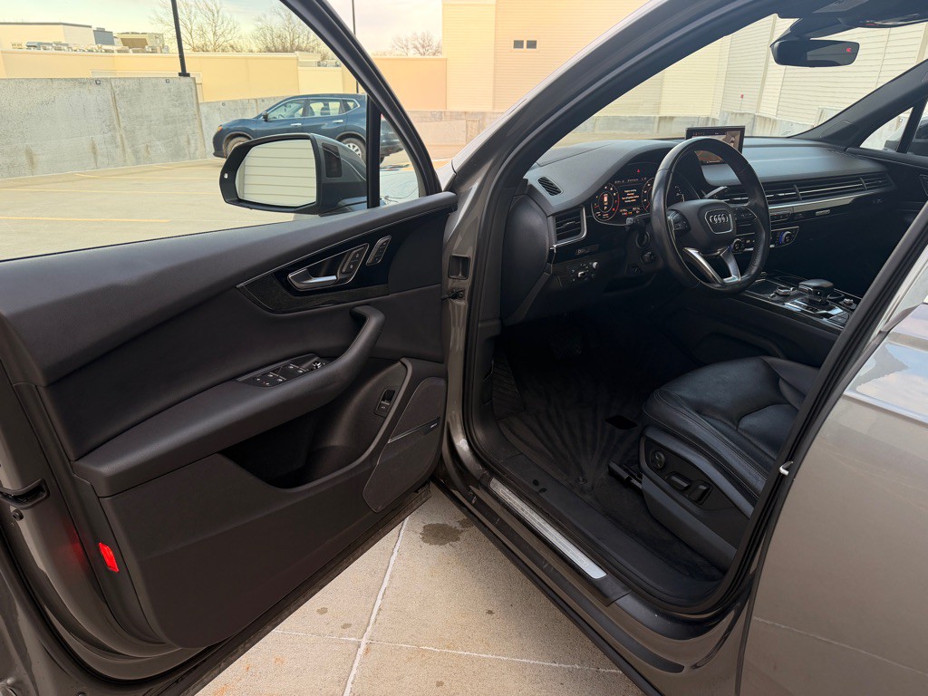 2017 Audi Q7 Image 10