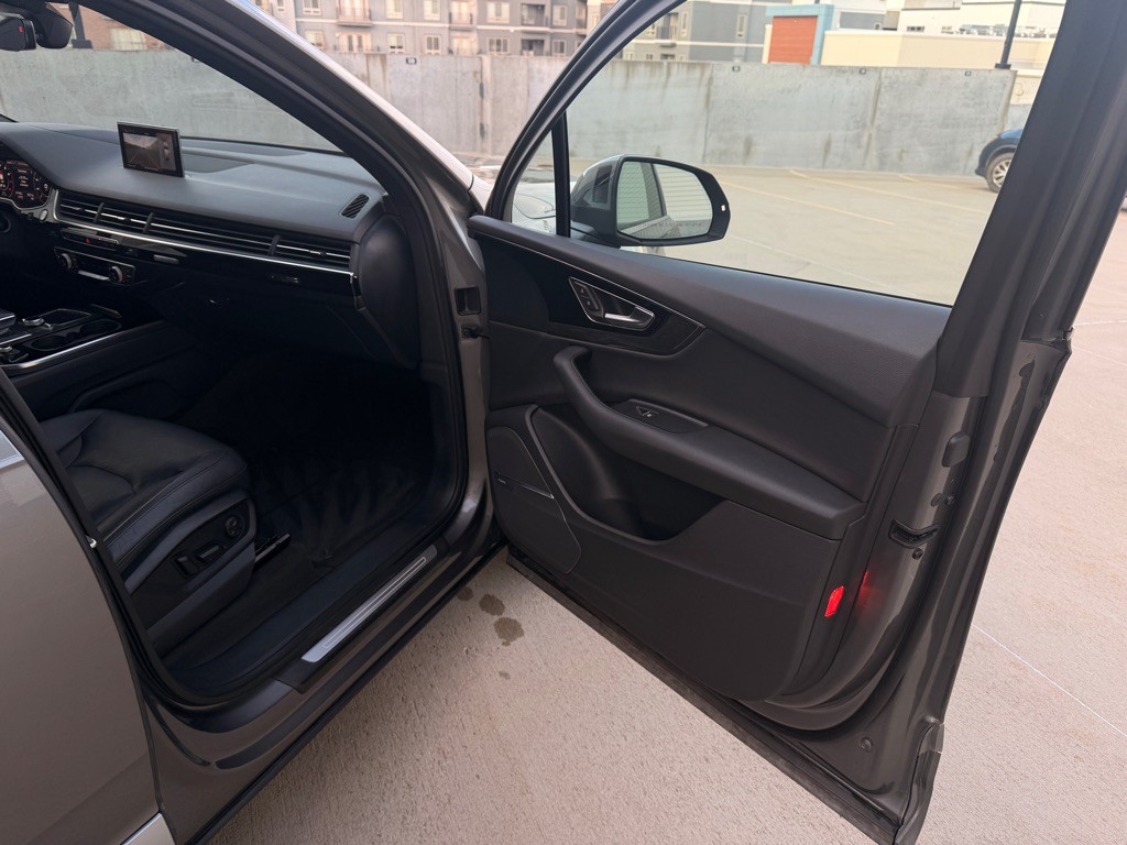 2017 Audi Q7 Image 27