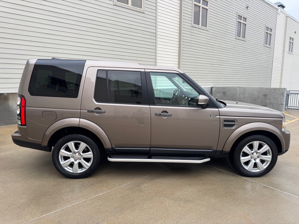 2015 Land Rover LR4 Image 2