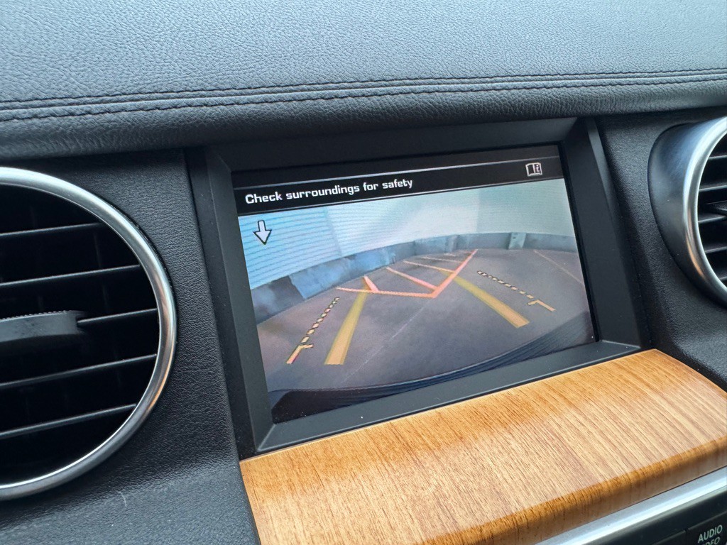 2015 Land Rover LR4 Image 21