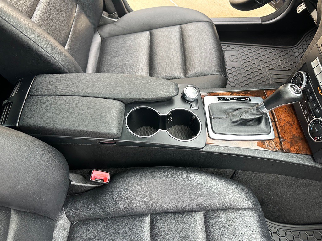 2013 Mercedes-Benz C-Class Image 25