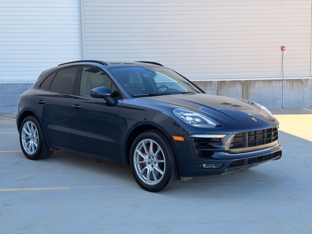 2017 Porsche Macan Image 1