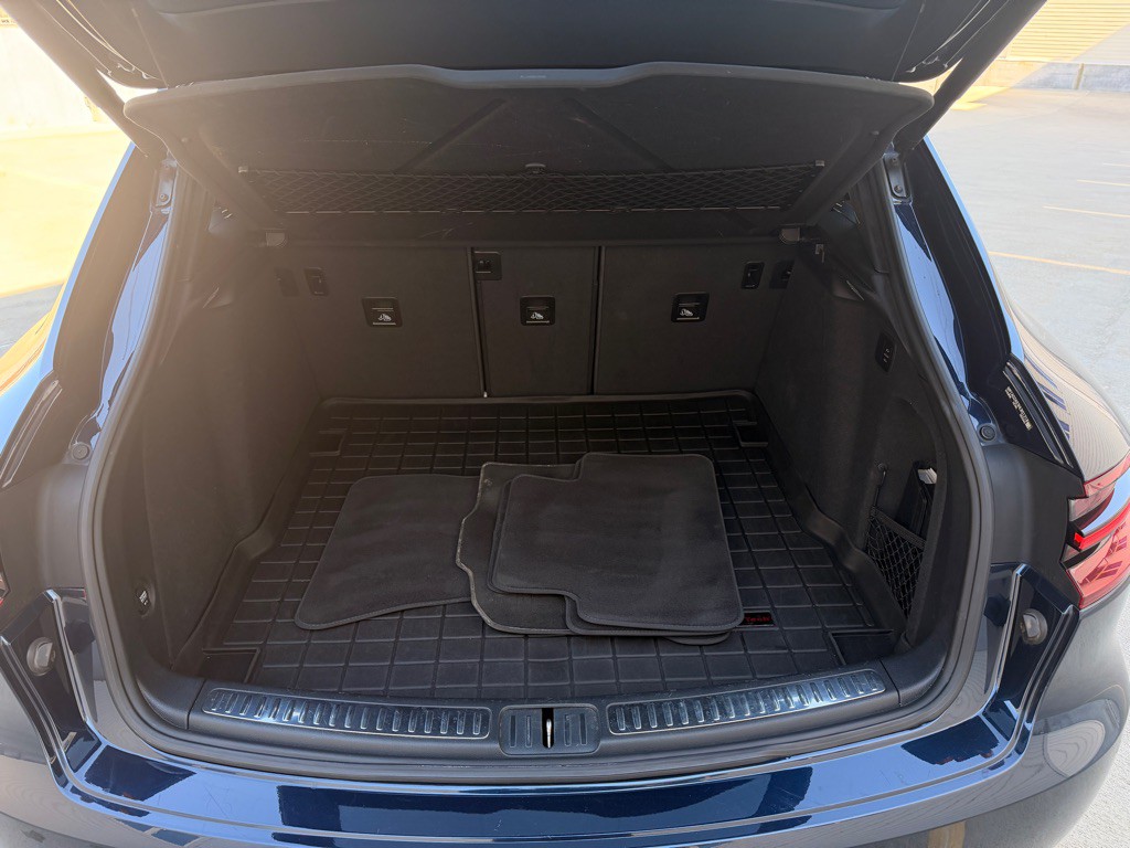 2017 Porsche Macan Image 16