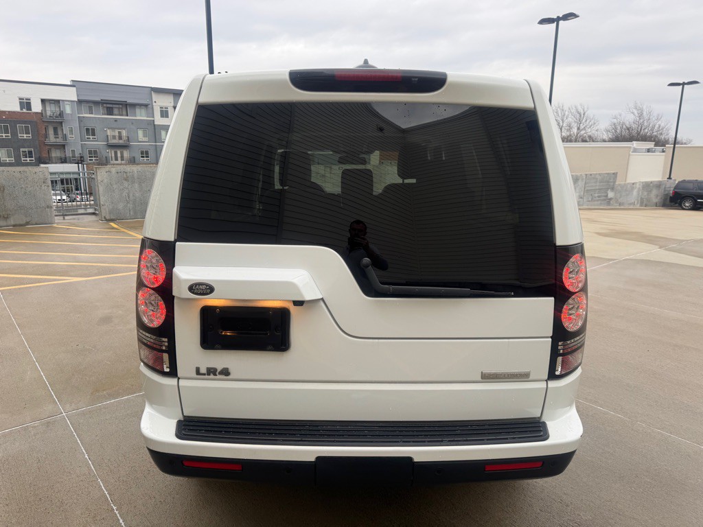 2015 Land Rover LR4 Image 4