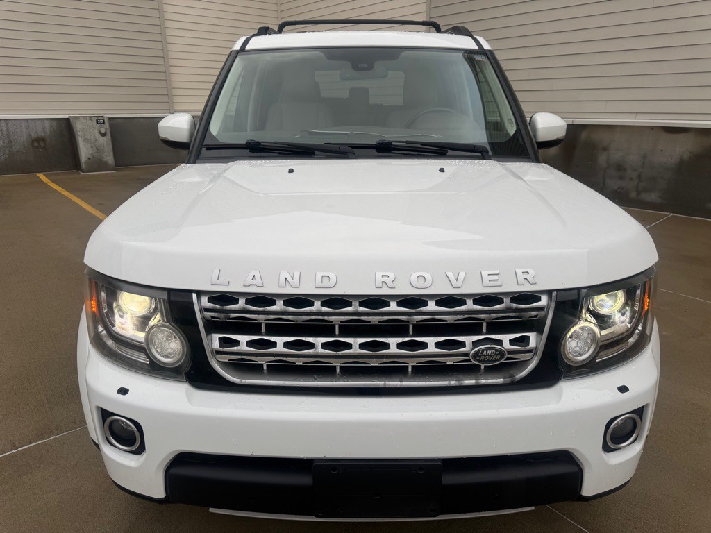 2015 Land Rover LR4 Image 8