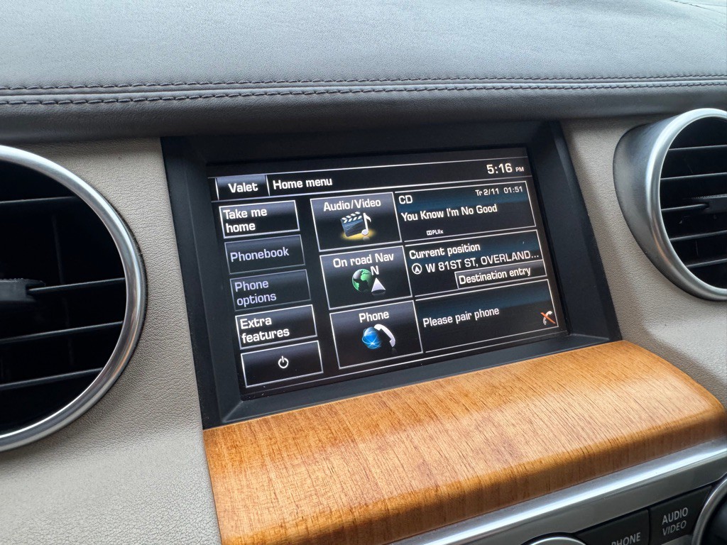 2015 Land Rover LR4 Image 18