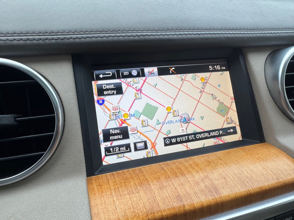 2015 Land Rover LR4 Image 19