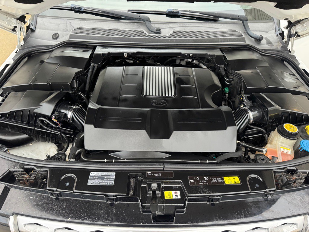 2015 Land Rover LR4 Image 34