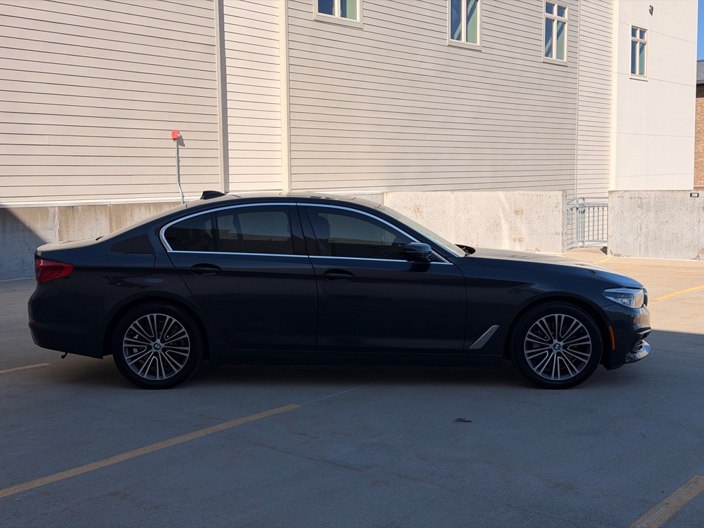 2019 BMW 5 Series Image 2