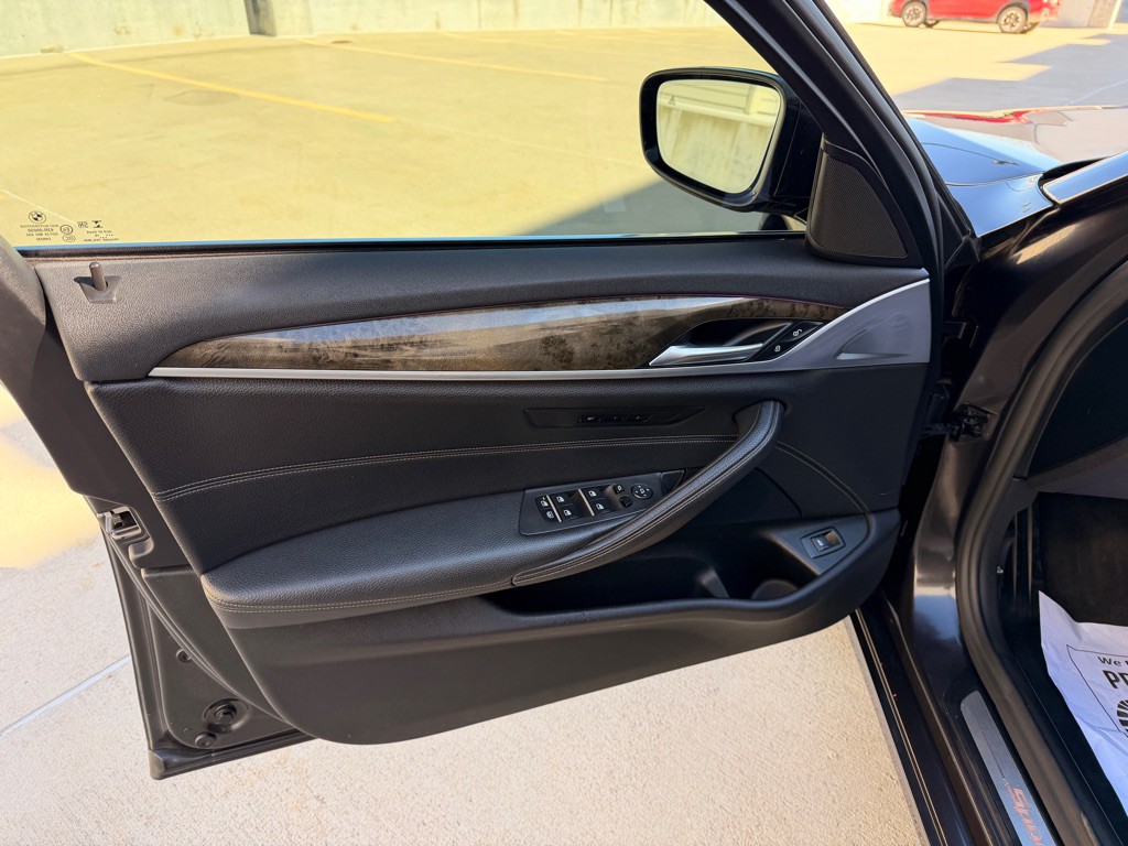 2019 BMW 5 Series Image 10