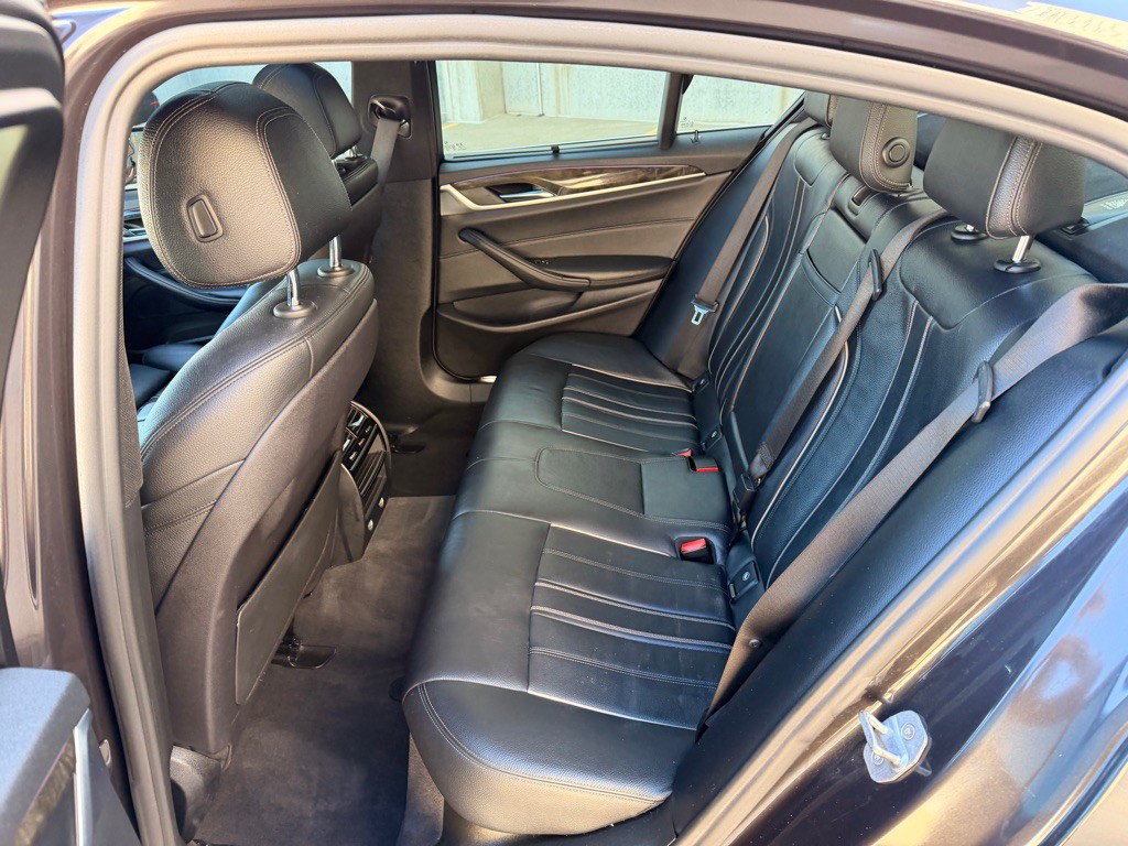 2019 BMW 5 Series Image 17