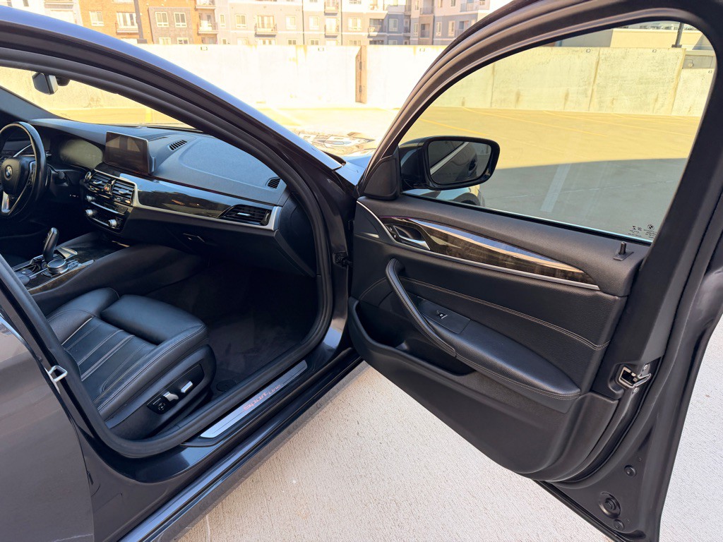 2019 BMW 5 Series Image 23