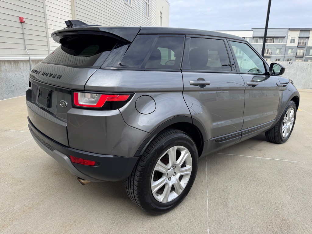 2017 Land Rover Range Rover Evoque Image 3