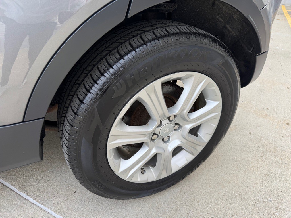 2017 Land Rover Range Rover Evoque Image 9