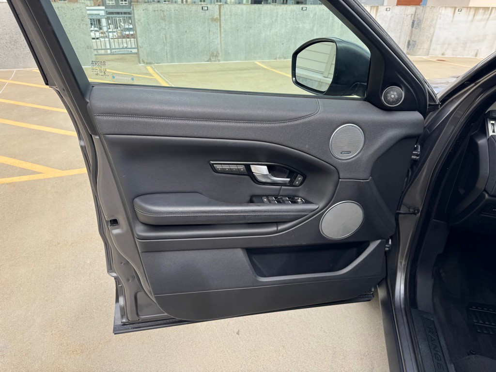 2017 Land Rover Range Rover Evoque Image 10