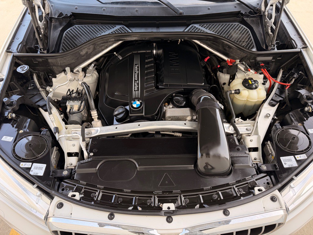 2017 BMW X5 Image 25