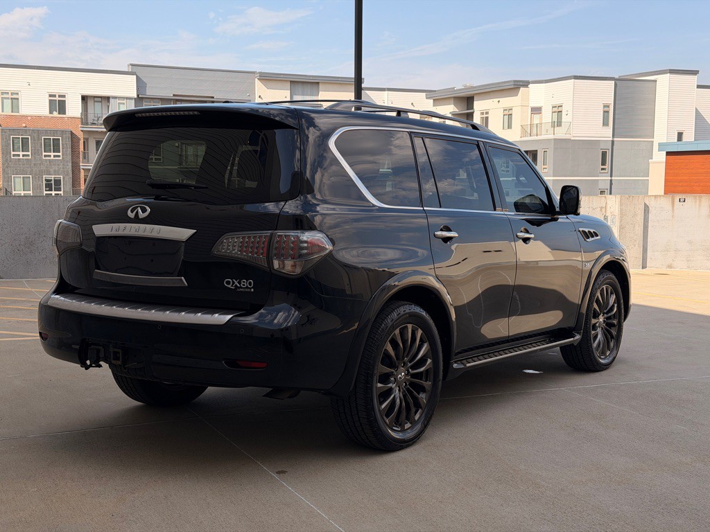 2017 INFINITI QX80 Image 3