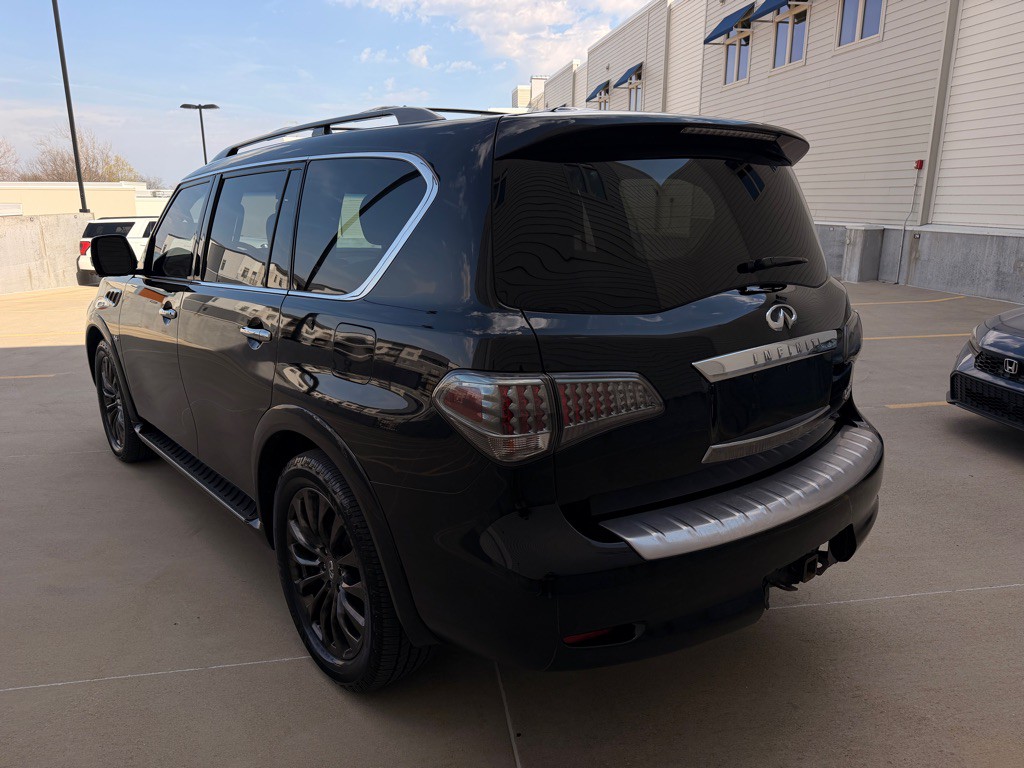 2017 INFINITI QX80 Image 5