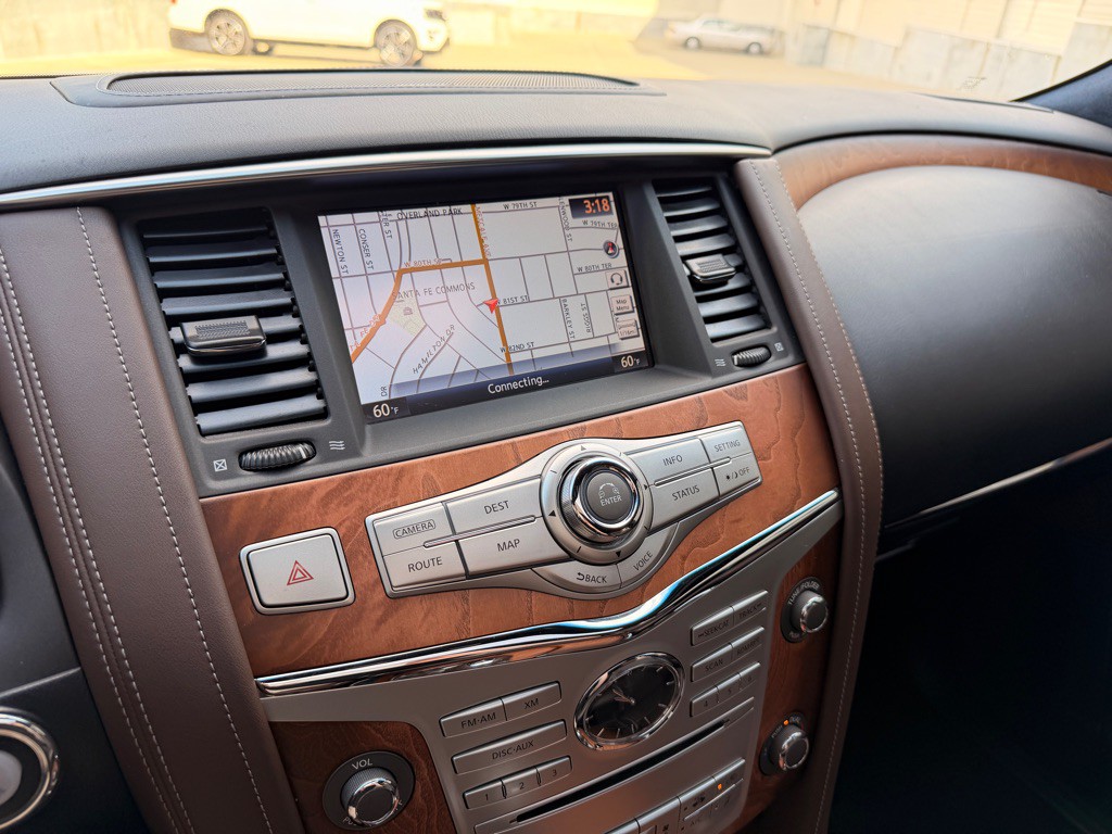 2017 INFINITI QX80 Image 12